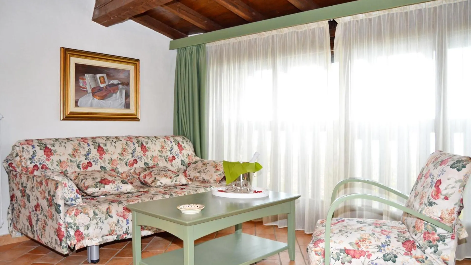 Liano Apartments Gargnano 0*,  Italia