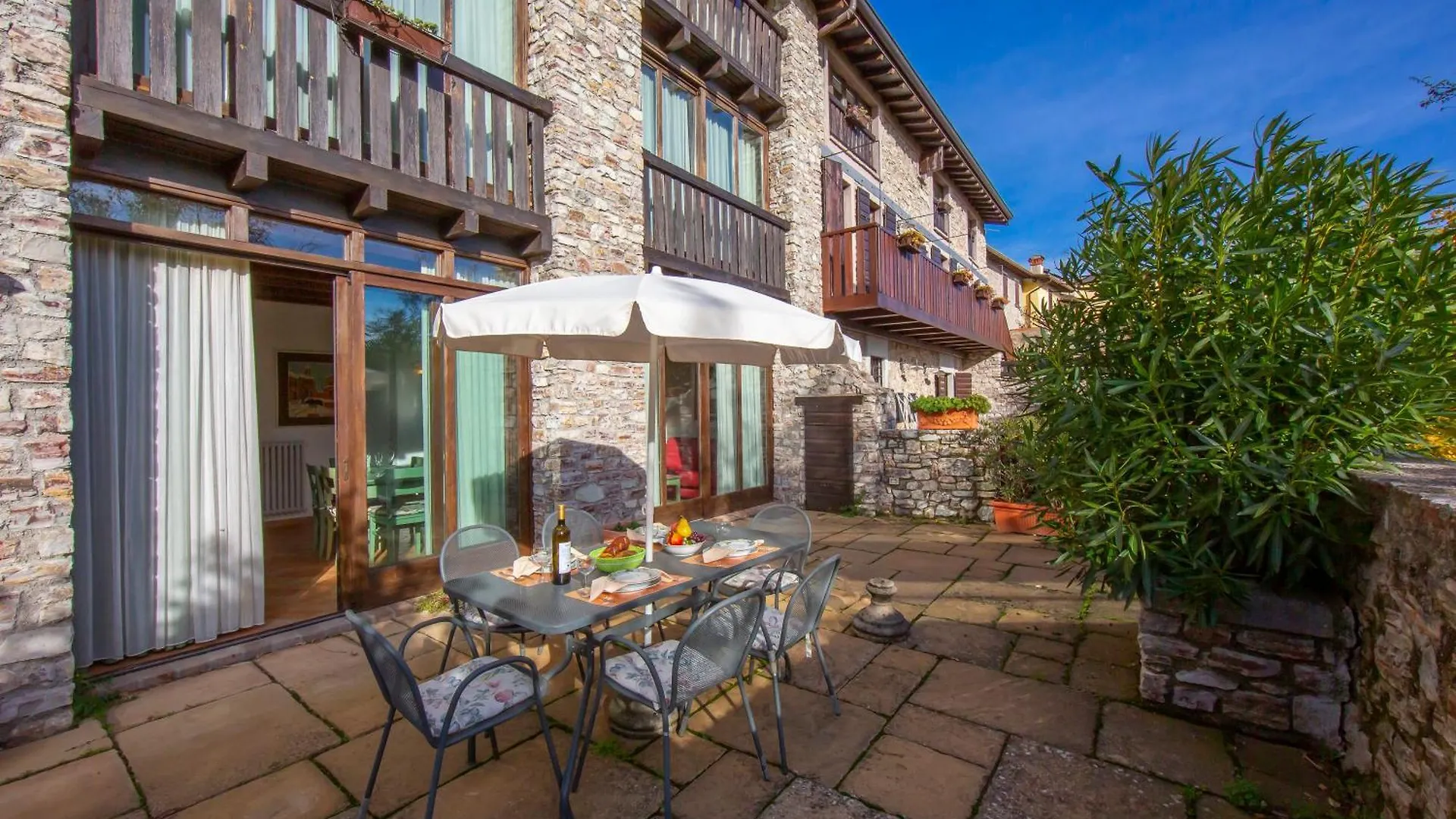 Liano Apartments Gargnano